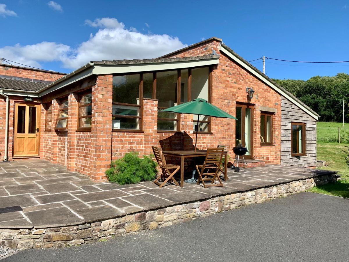 Villa The Old Bull Pen Abergavenny Esterno foto