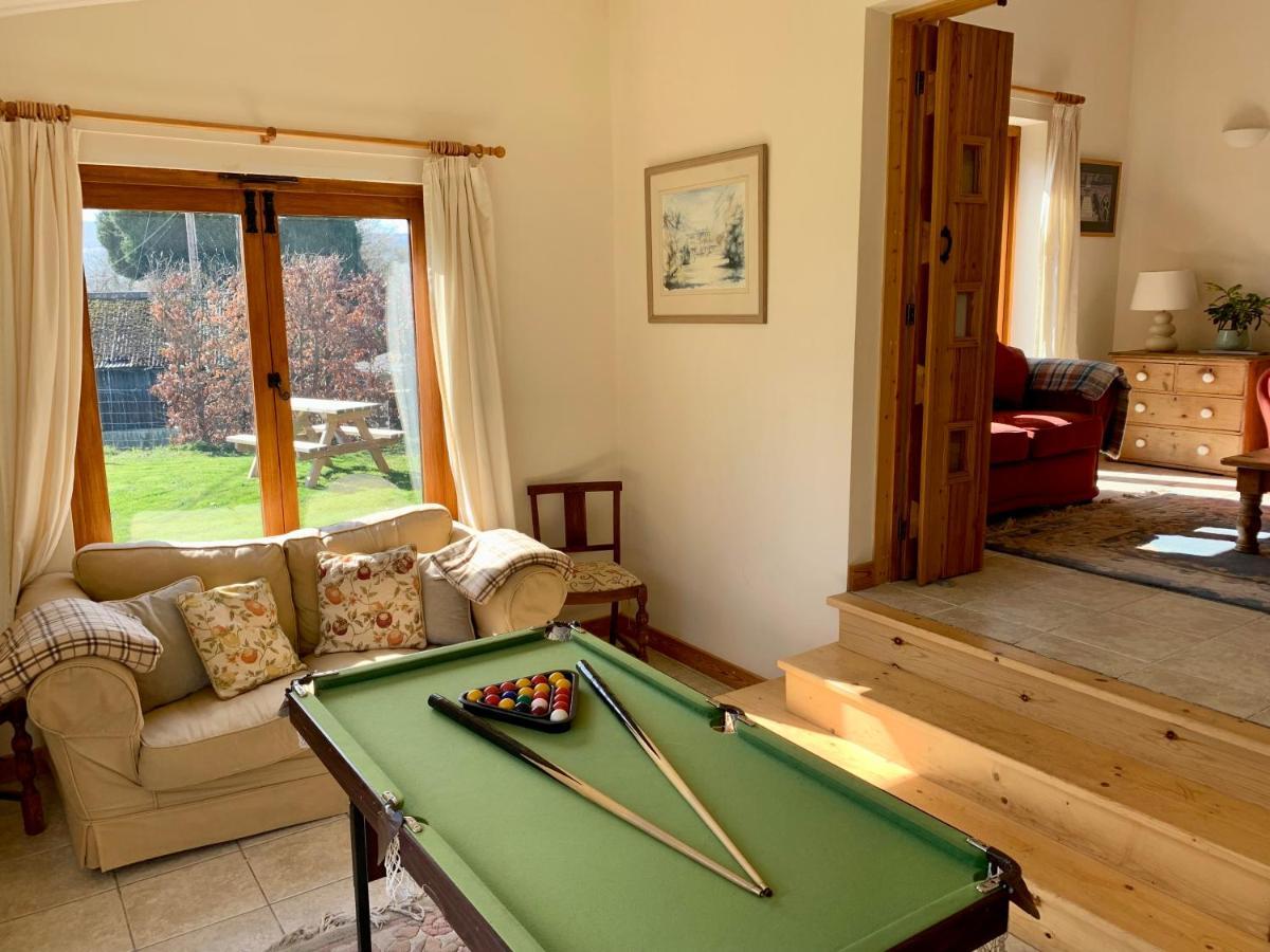 Villa The Old Bull Pen Abergavenny Esterno foto