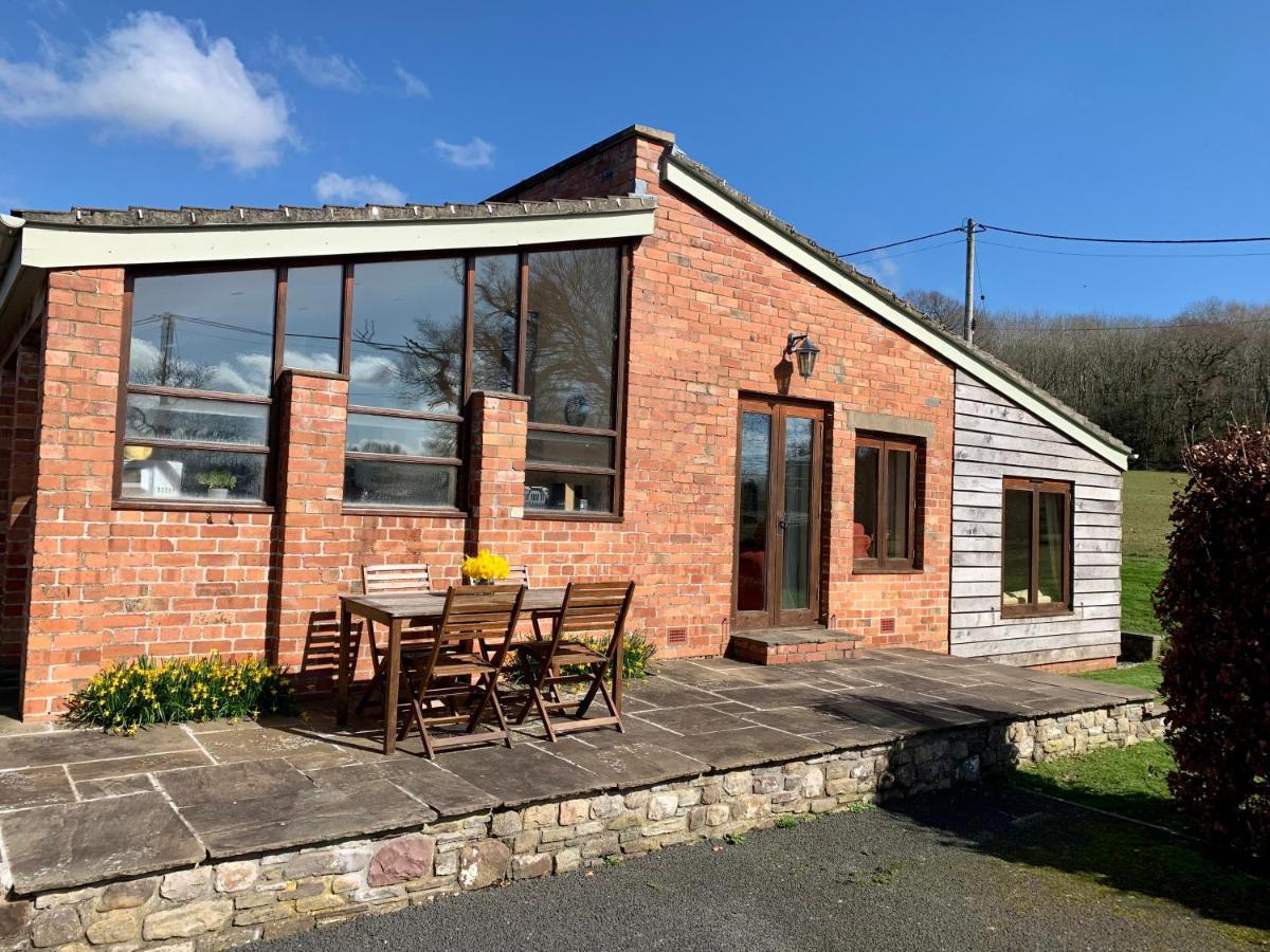 Villa The Old Bull Pen Abergavenny Esterno foto